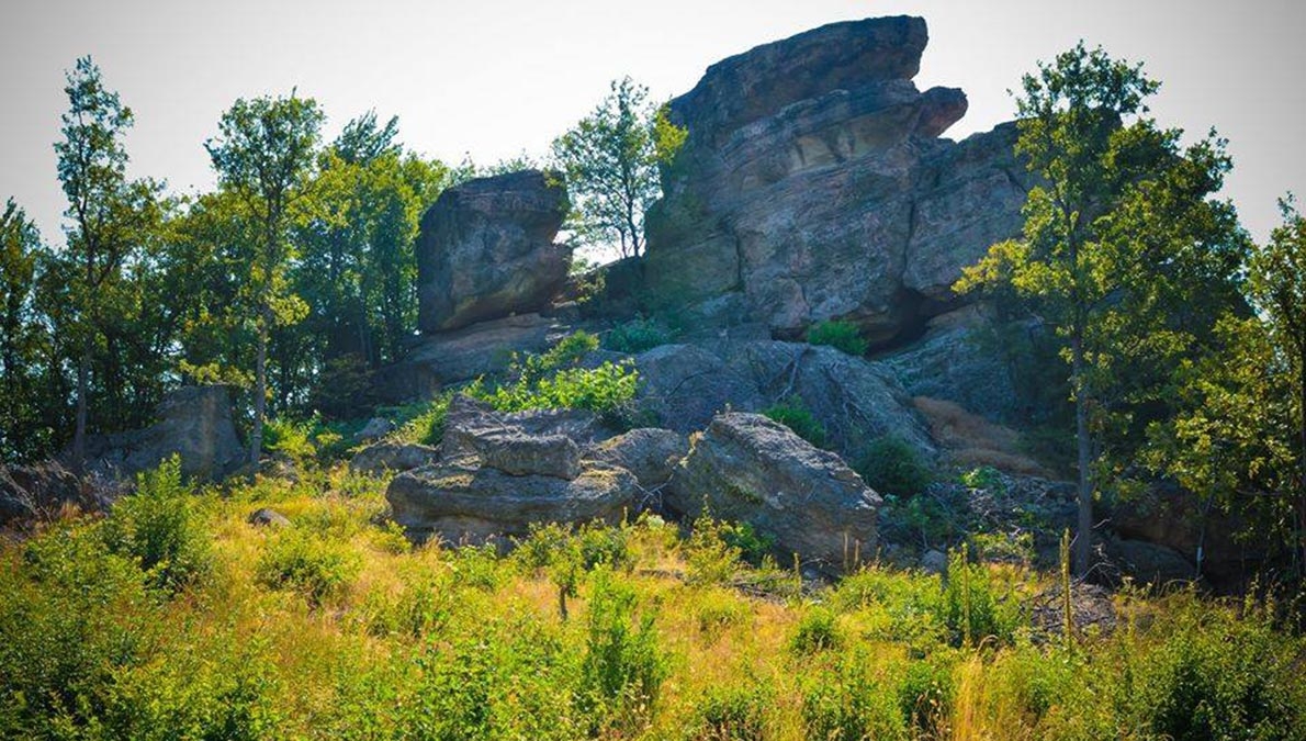 Fortress Peak Kupena/Varga/Latnitsata, village of Sarnitsa