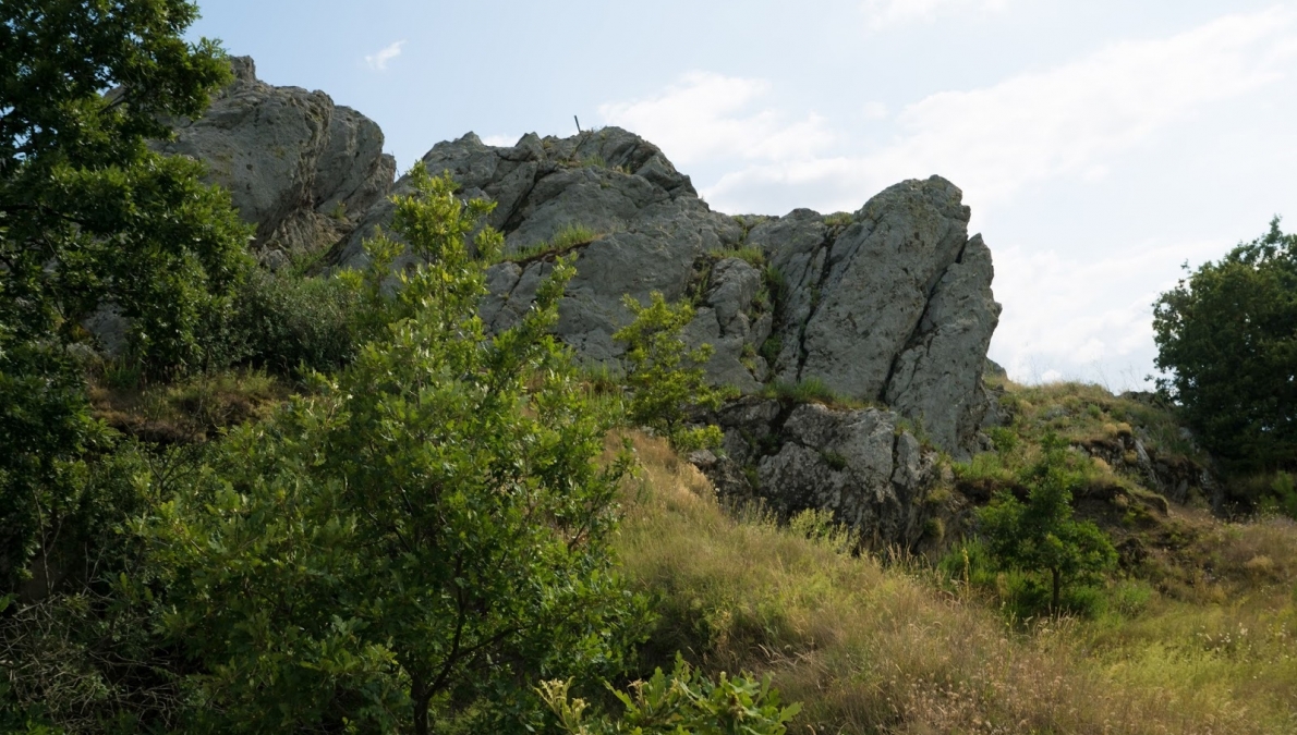 Ντερβίσκα Μογκίλα (Ο τύμβος του δερβίση), Χωριό Ντερβίσκα Μογκίλα