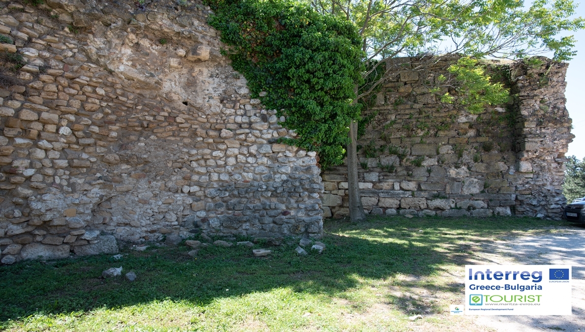 Димотика и неговите византийски замъци, пещери и джамията Ваджазит