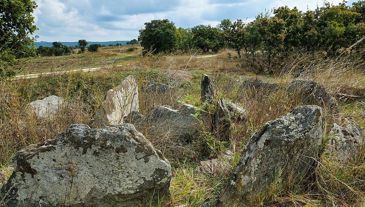 Thracian dolmen, village of Zhelezino